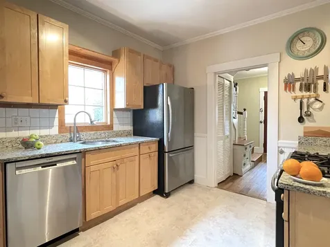 27 Pine Street Peterborough NH 03458