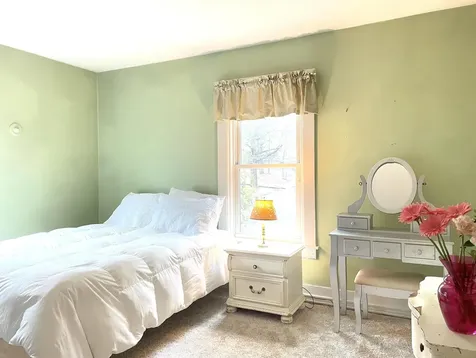 27 Pine Street Peterborough NH 03458