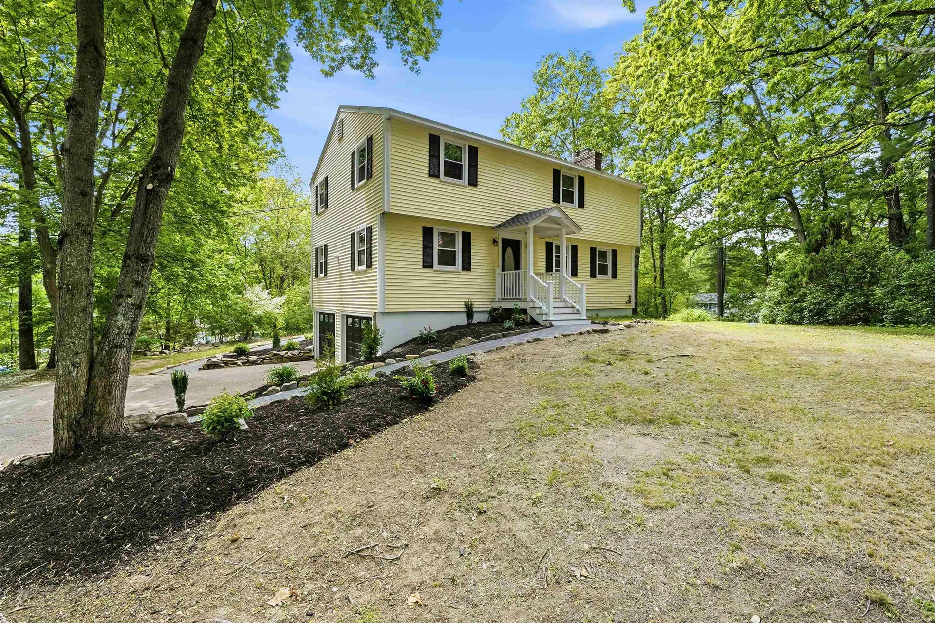 27 Gilcreast Road Londonderry NH 03053