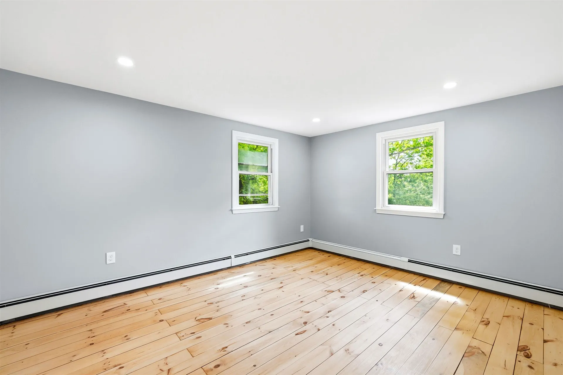 27 Gilcreast Road Londonderry NH 03053