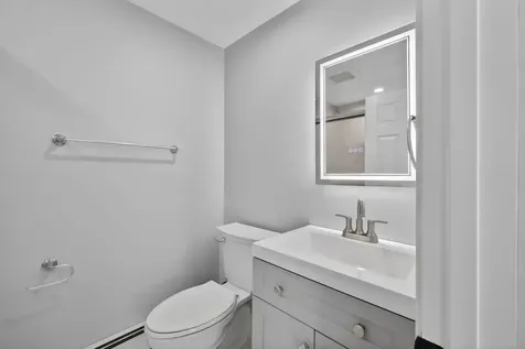 27 Gilcreast Road Londonderry NH 03053