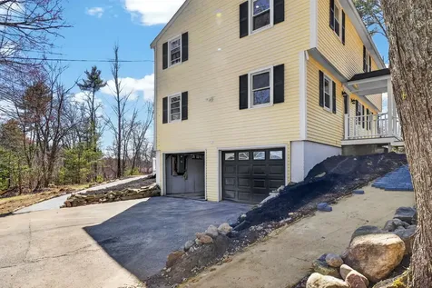 27 Gilcreast Road Londonderry NH 03053