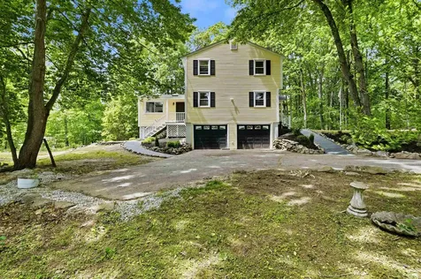 27 Gilcreast Road Londonderry NH 03053