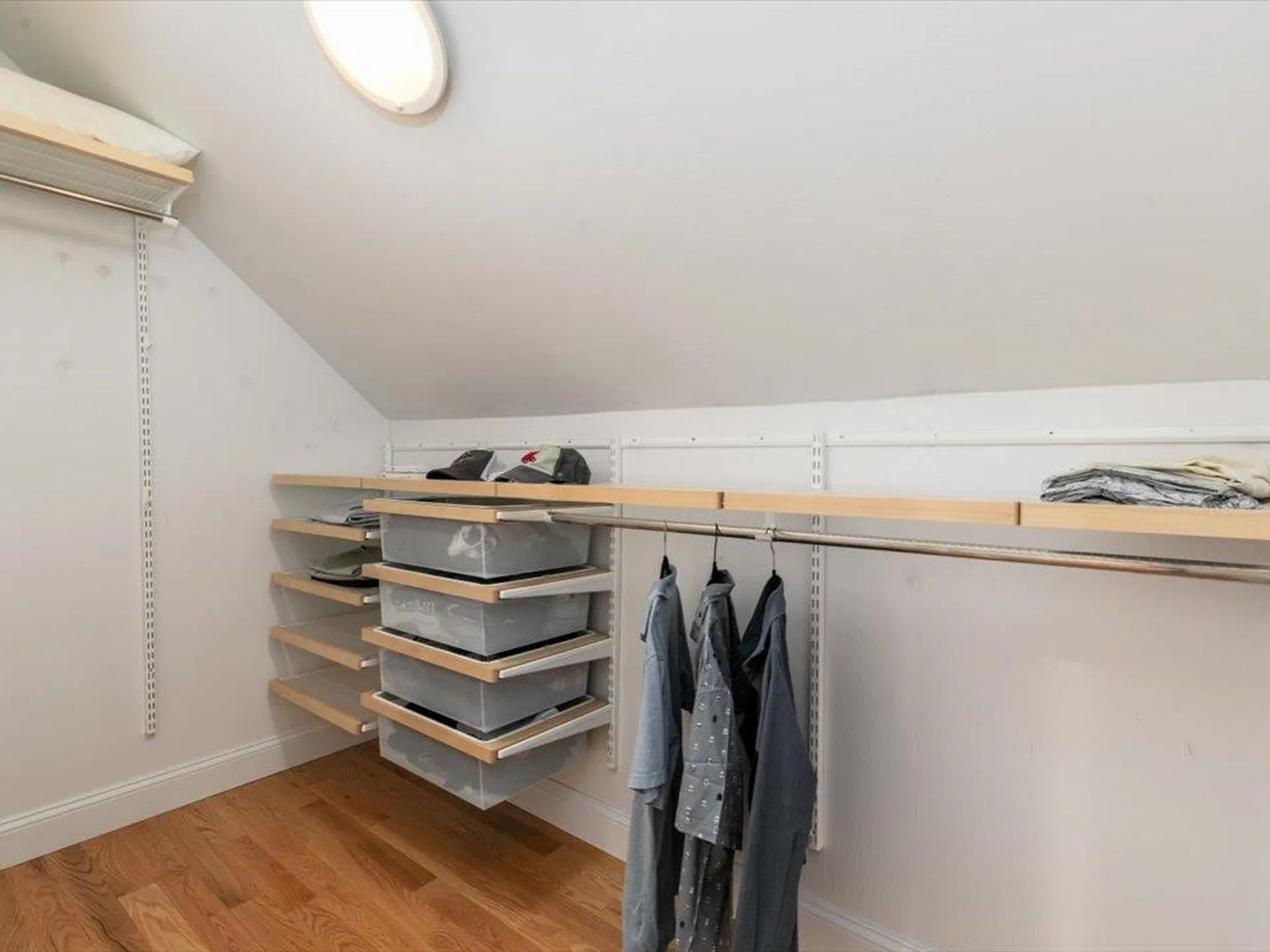 11 Tanager Way Londonderry NH 03053
