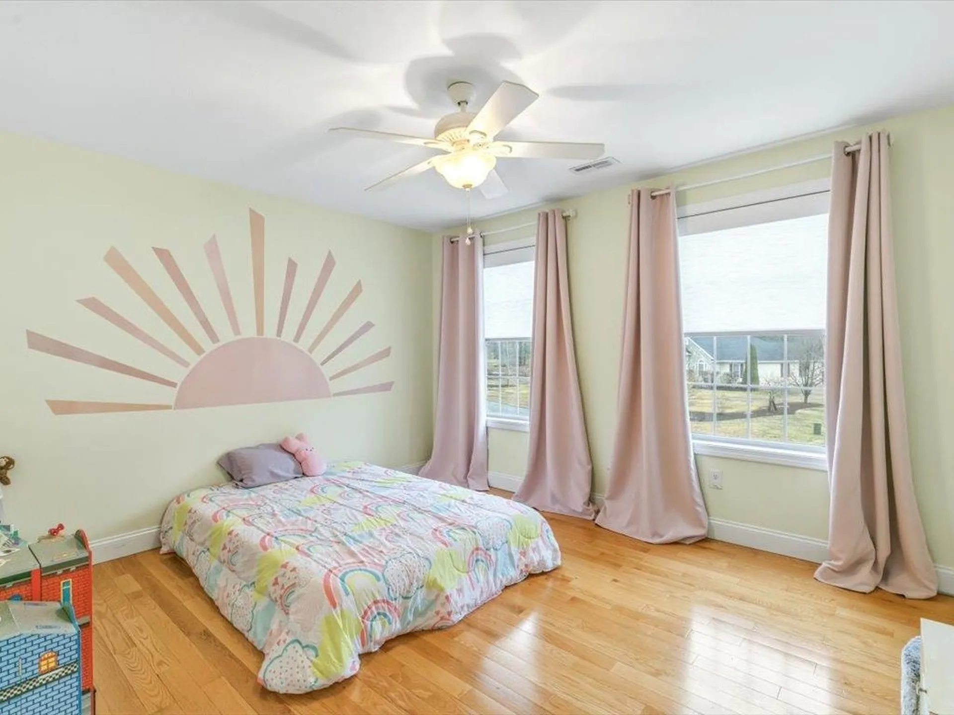 11 Tanager Way Londonderry NH 03053