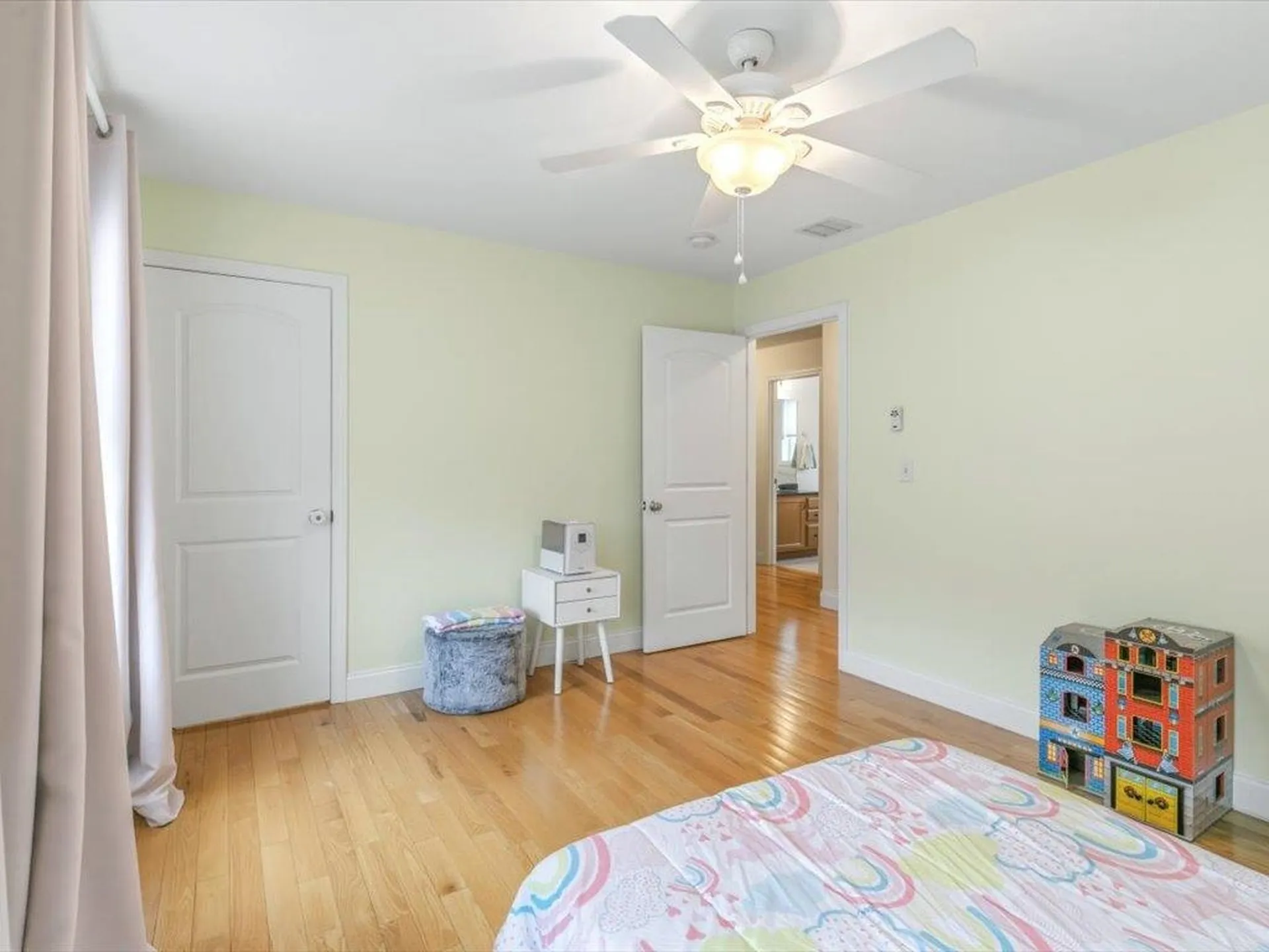 11 Tanager Way Londonderry NH 03053