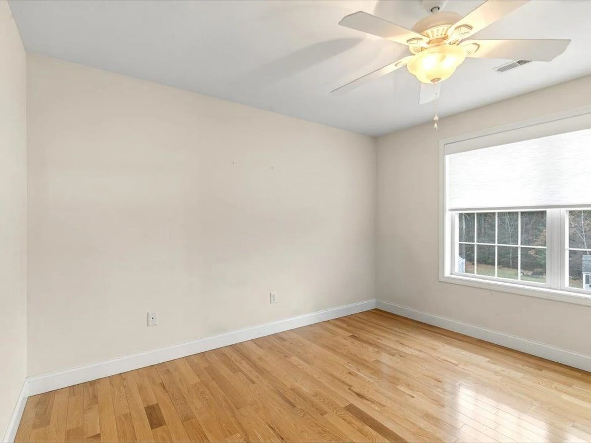 11 Tanager Way Londonderry NH 03053
