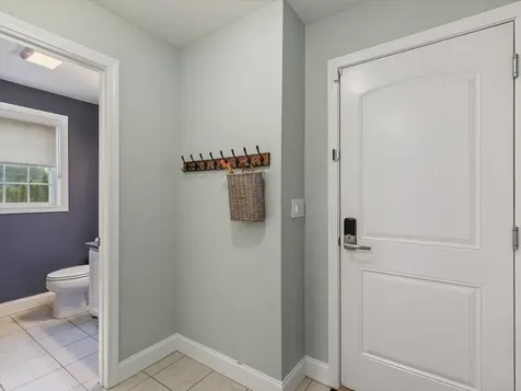 11 Tanager Way Londonderry NH 03053