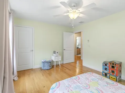 11 Tanager Way Londonderry NH 03053