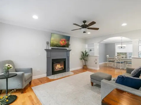 11 Tanager Way Londonderry NH 03053