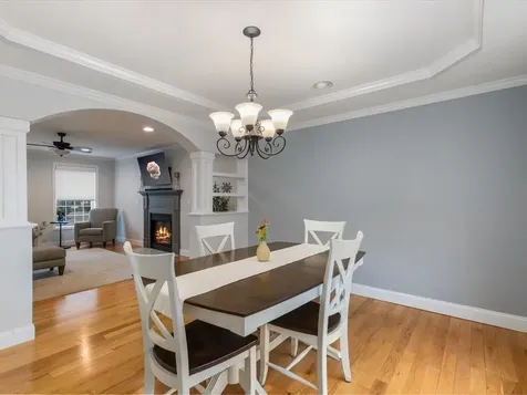 11 Tanager Way Londonderry NH 03053