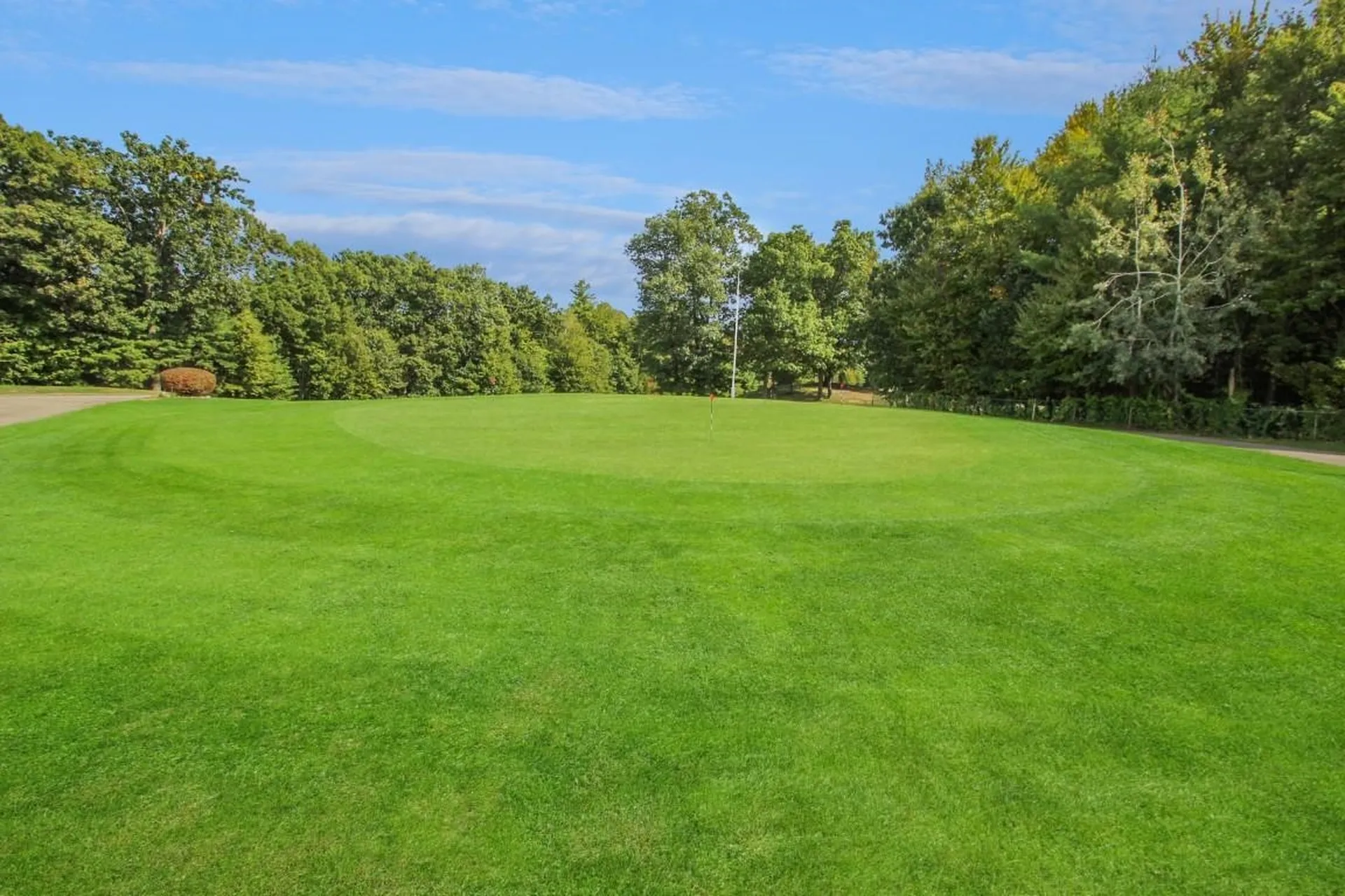 10 Diamond Oaks Boulevard Kingston NH 03848