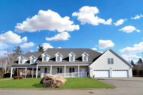 10 Diamond Oaks Boulevard Kingston NH 03848