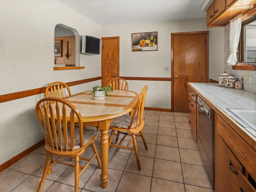 71 Lakewood Parkway Burlington VT 05408
