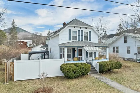 38 School Street Lincoln NH 03251