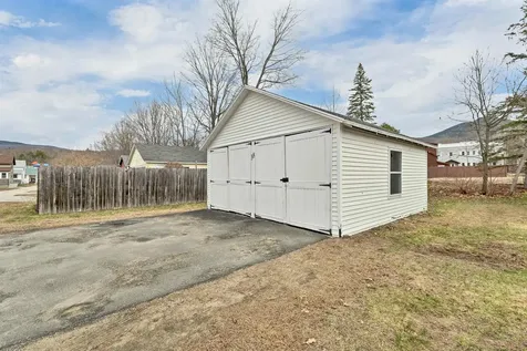 38 School Street Lincoln NH 03251
