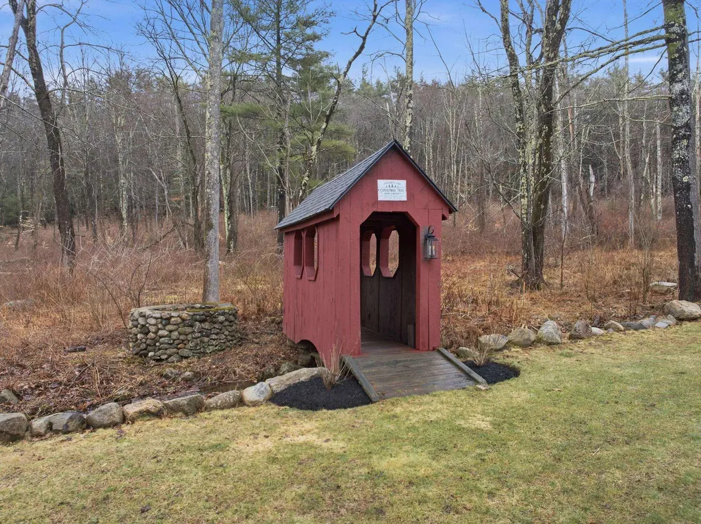 23 Old Manchester Road Amherst NH 03031