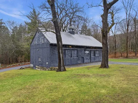 23 Old Manchester Road Amherst NH 03031