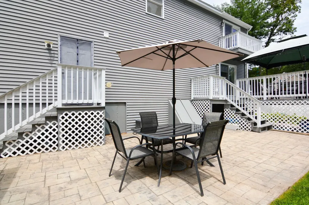 17 Custom Street Nashua NH 03062
