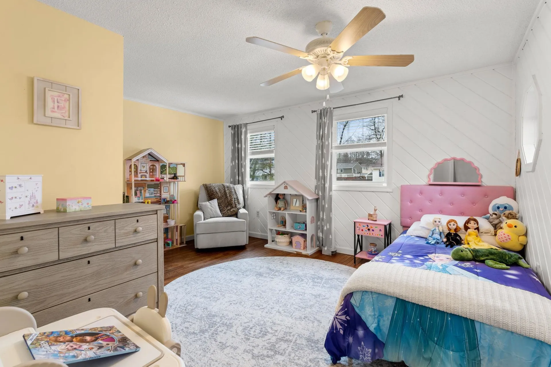 17 Custom Street Nashua NH 03062