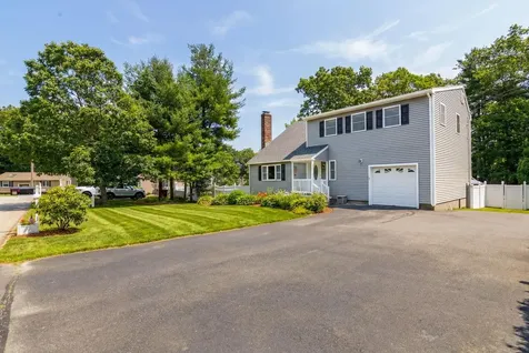 17 Custom Street Nashua NH 03062