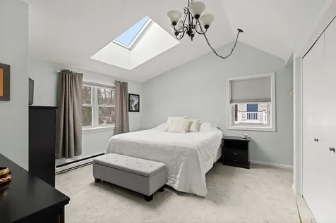 17 Custom Street Nashua NH 03062