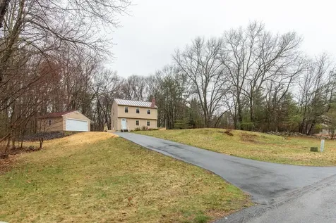 12 Severance Drive Londonderry NH 03053