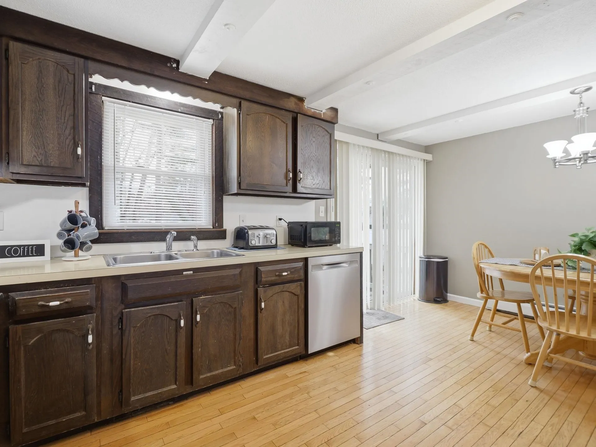 7 Nevens Street Hudson NH 03051