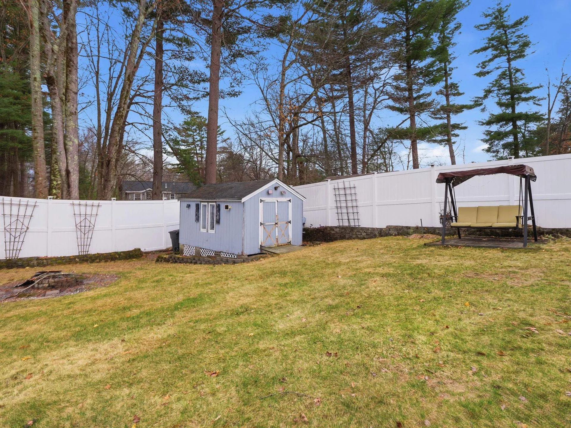 7 Nevens Street Hudson NH 03051