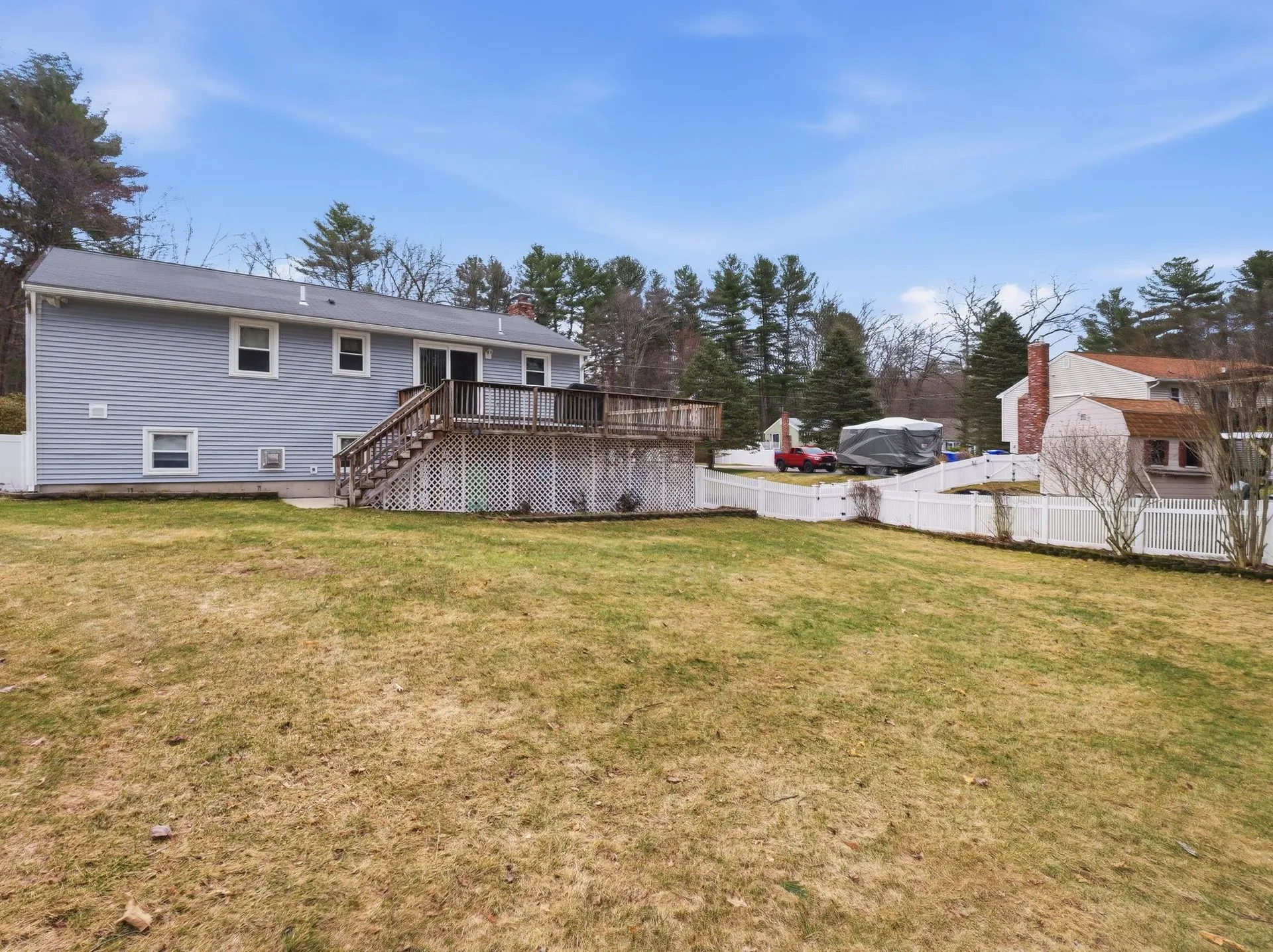 7 Nevens Street Hudson NH 03051
