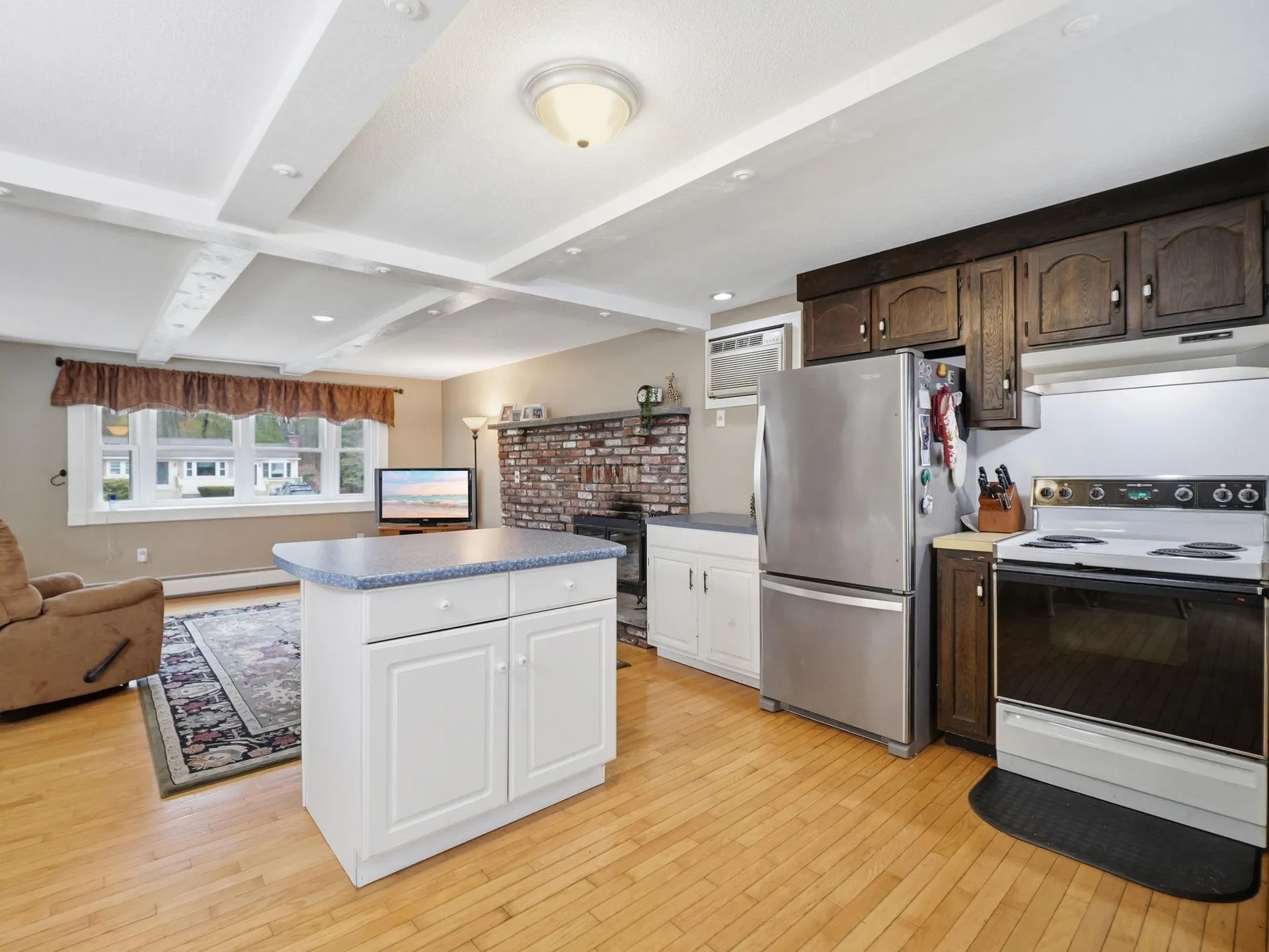 7 Nevens Street Hudson NH 03051