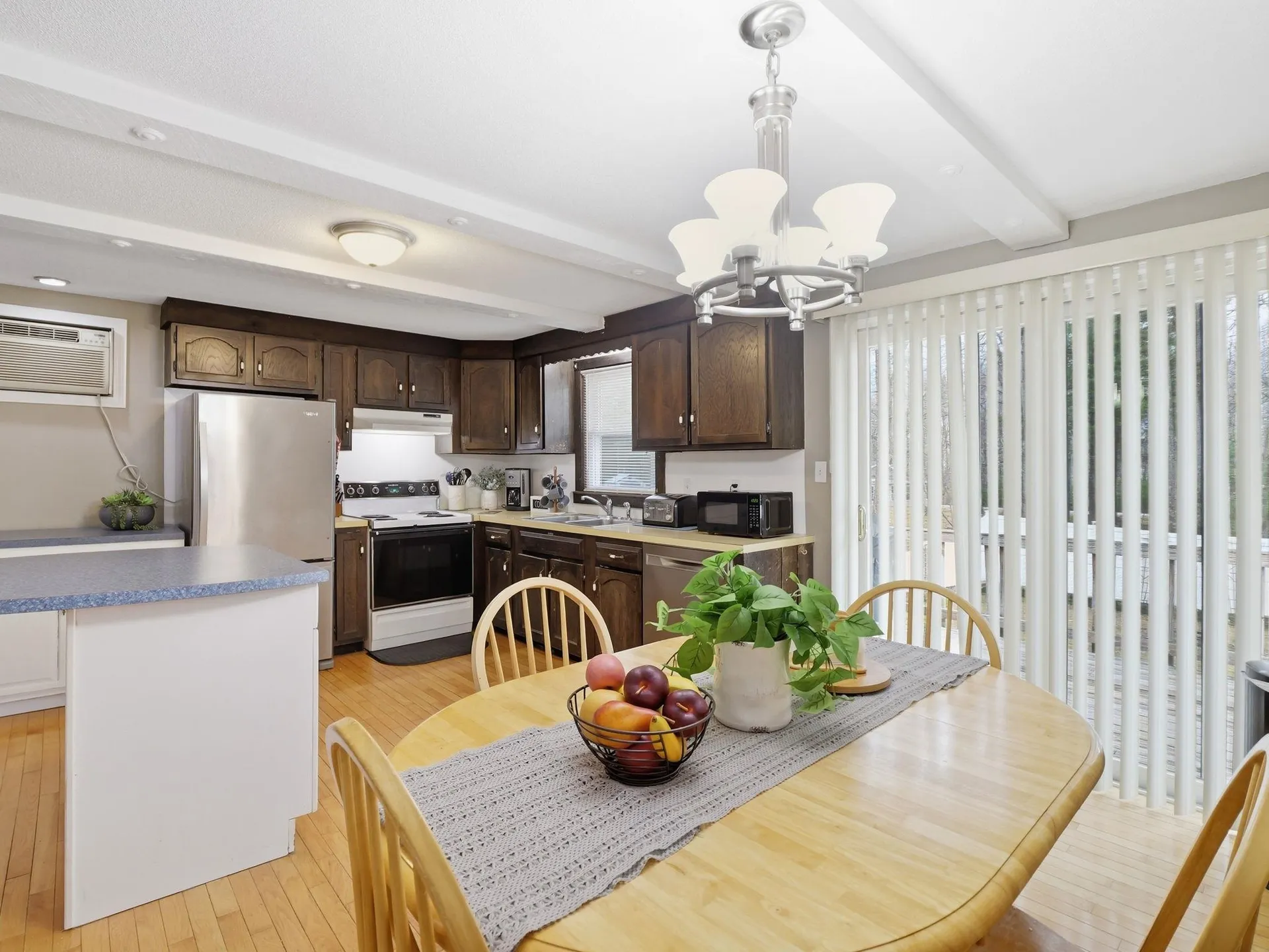 7 Nevens Street Hudson NH 03051