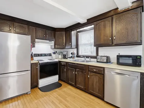 7 Nevens Street Hudson NH 03051