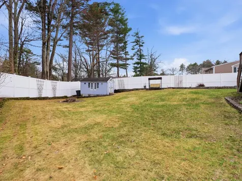 7 Nevens Street Hudson NH 03051