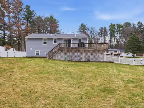 7 Nevens Street Hudson NH 03051
