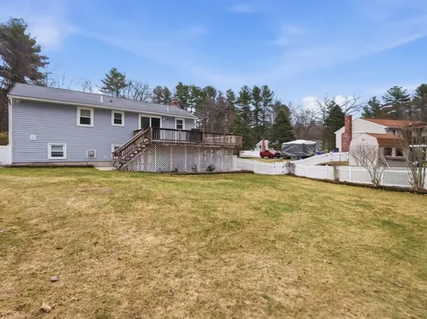 7 Nevens Street Hudson NH 03051