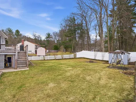 7 Nevens Street Hudson NH 03051