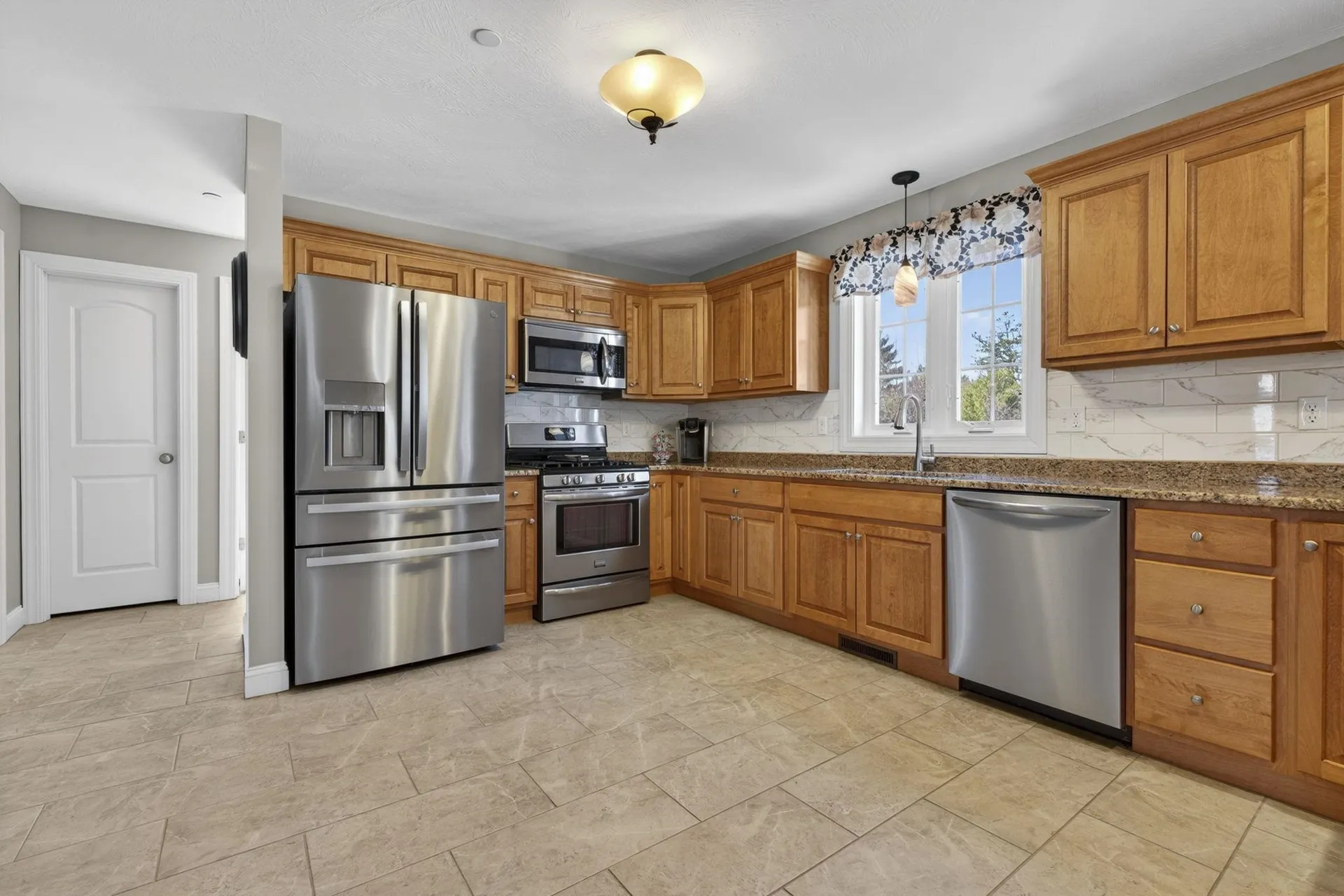 596 Haverhill Road Chester NH 03036
