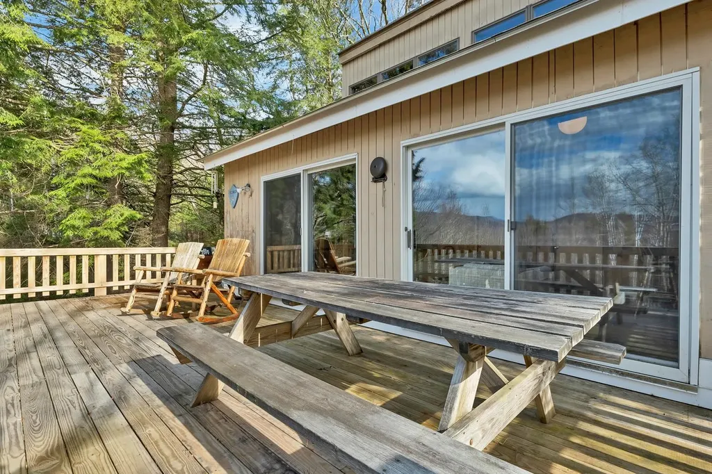 30 Chapman Circle Campton NH 03223