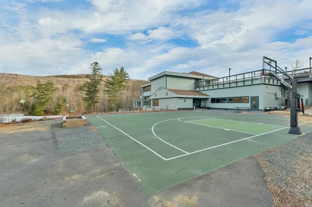 30 Chapman Circle Campton NH 03223