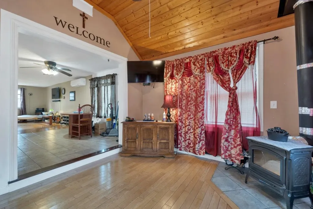 14 N Salem Road Hampstead NH 03841