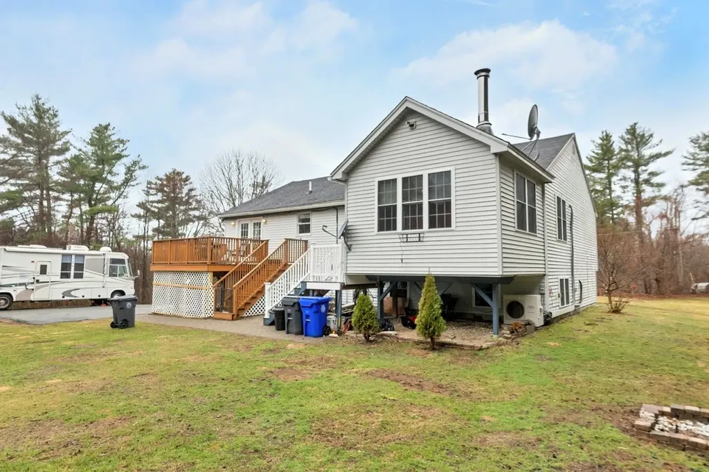 14 N Salem Road Hampstead NH 03841