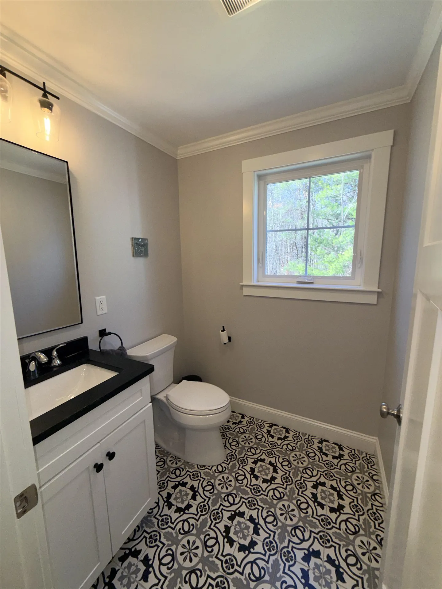 293 Peverly Hill Road Portsmouth NH 03801