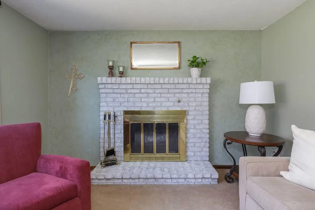 27 Bedard Avenue Derry NH 03038
