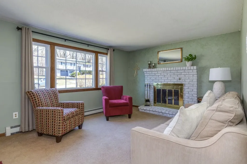 27 Bedard Avenue Derry NH 03038