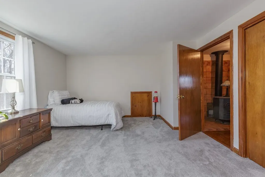 27 Bedard Avenue Derry NH 03038