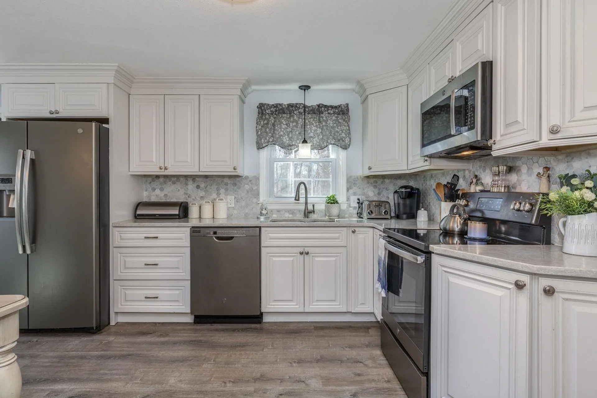 27 Bedard Avenue Derry NH 03038
