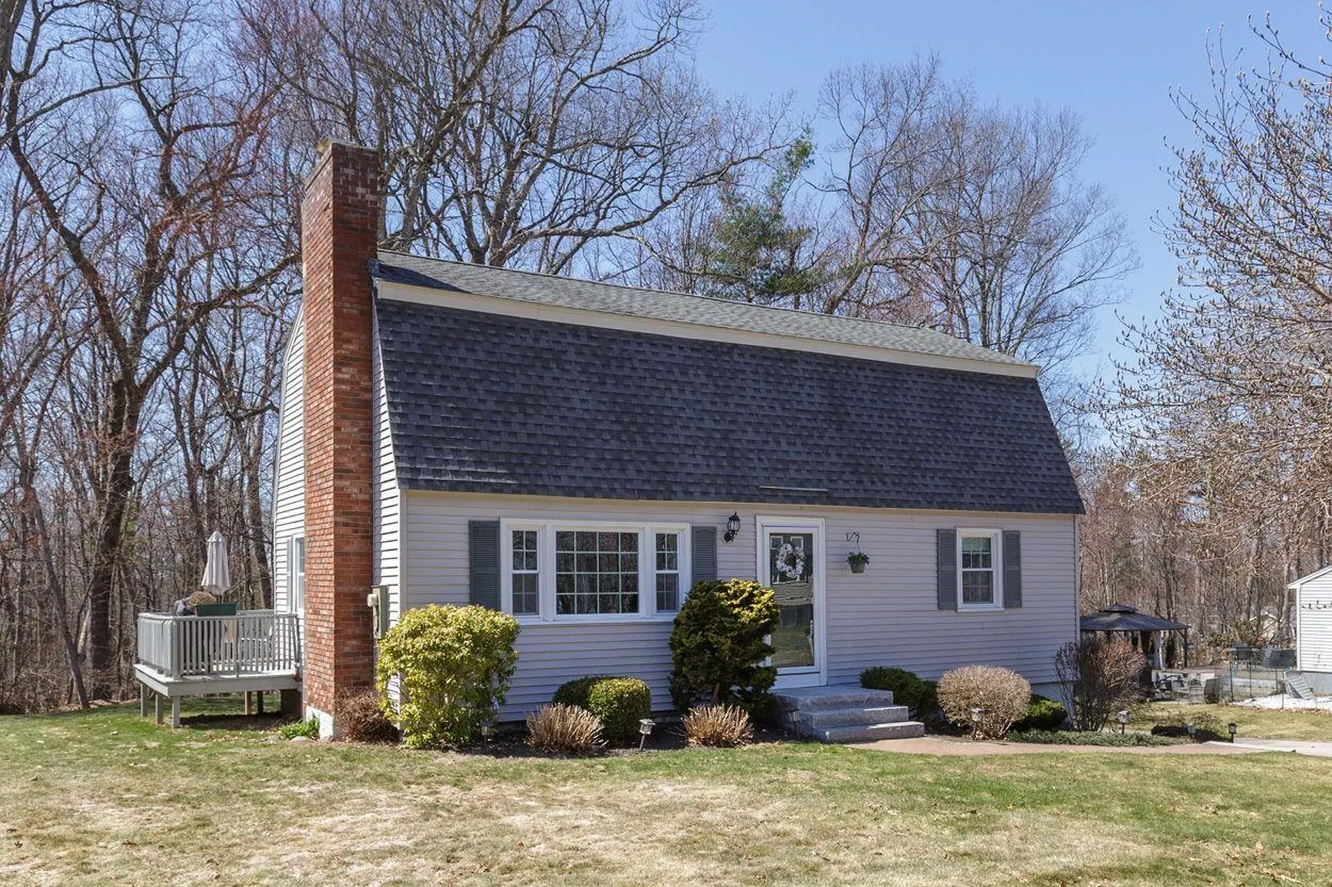 27 Bedard Avenue Derry NH 03038