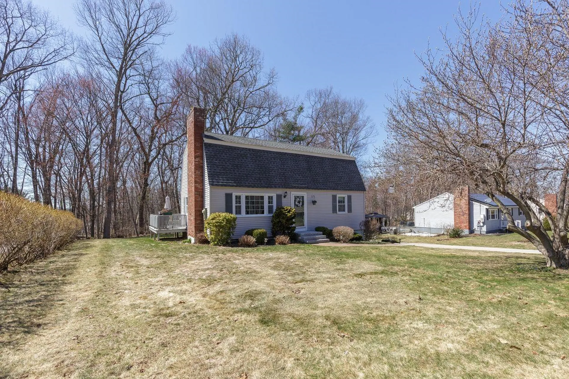 27 Bedard Avenue Derry NH 03038