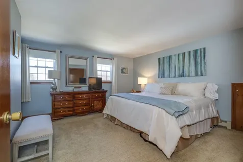 27 Bedard Avenue Derry NH 03038
